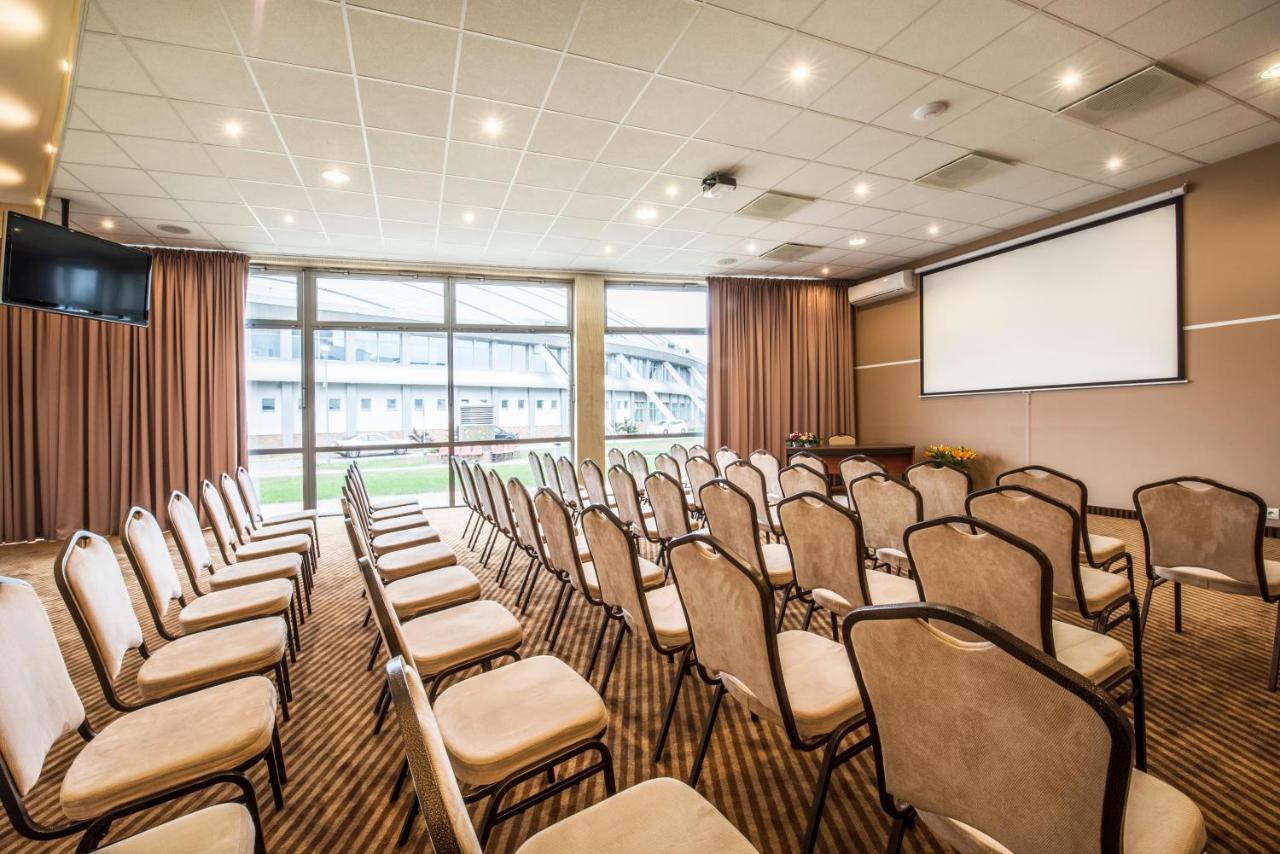Hotel Victor Pruszkow Desilva Экстерьер фото