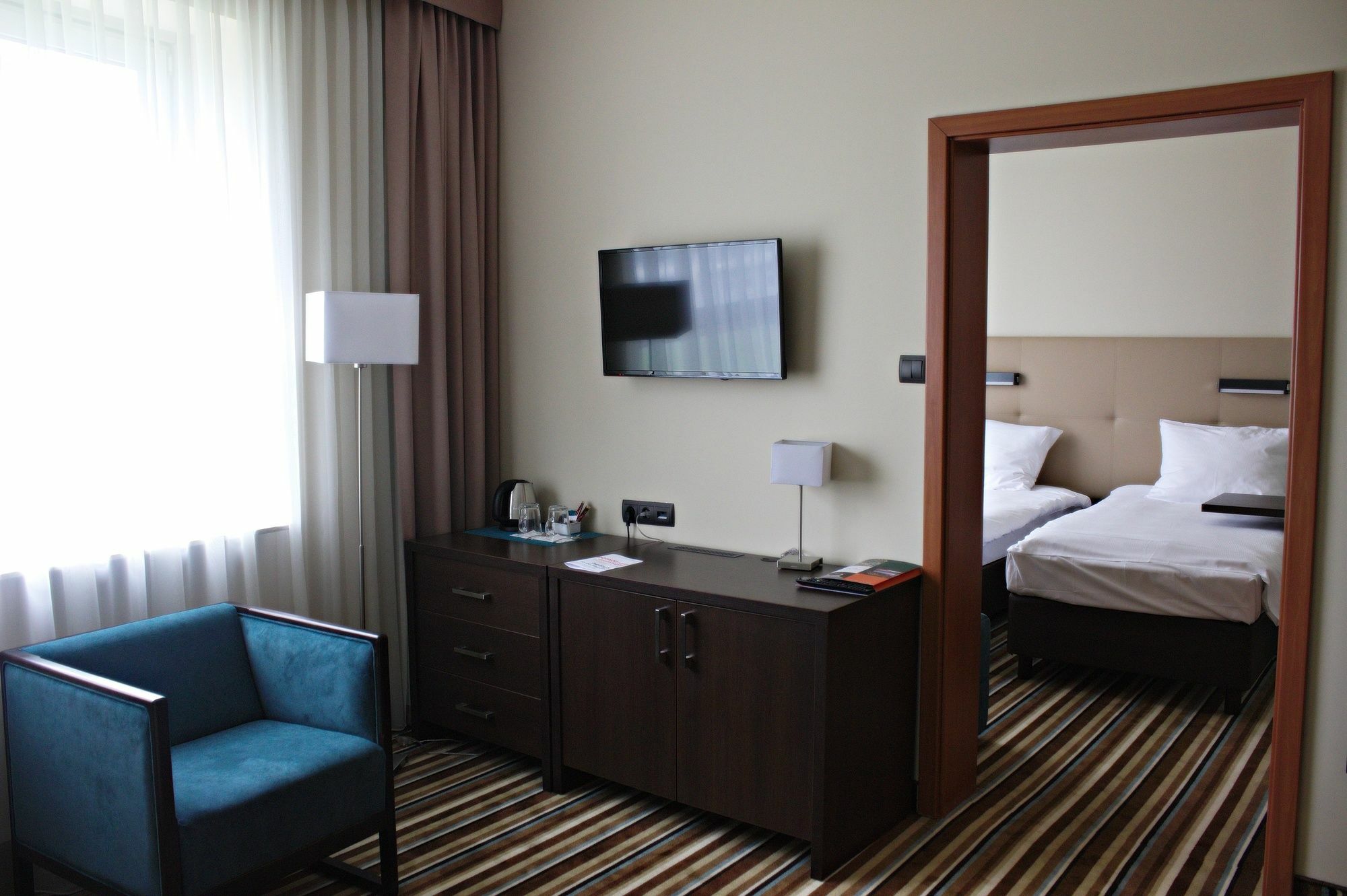 Hotel Victor Pruszkow Desilva Экстерьер фото