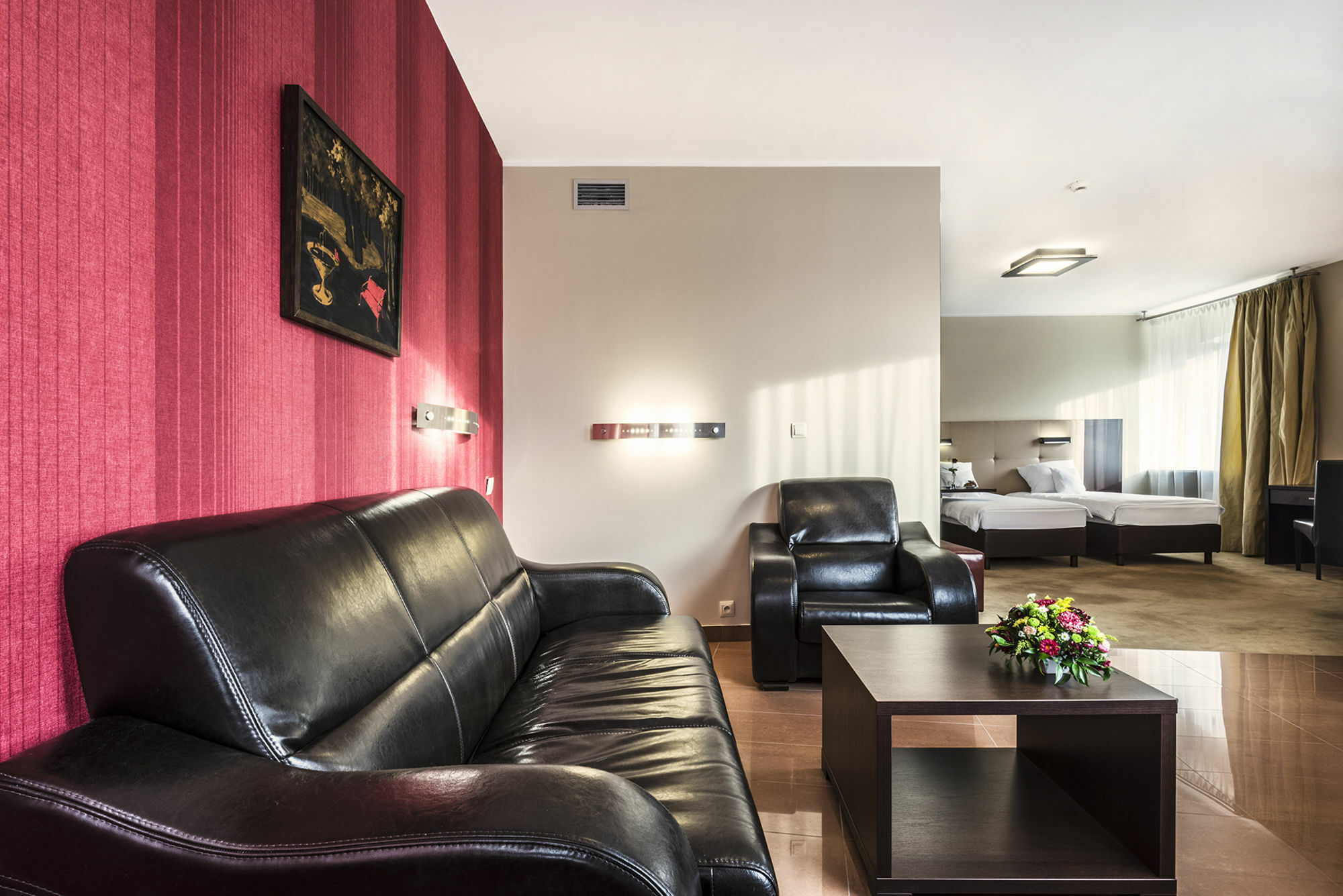Hotel Victor Pruszkow Desilva Экстерьер фото